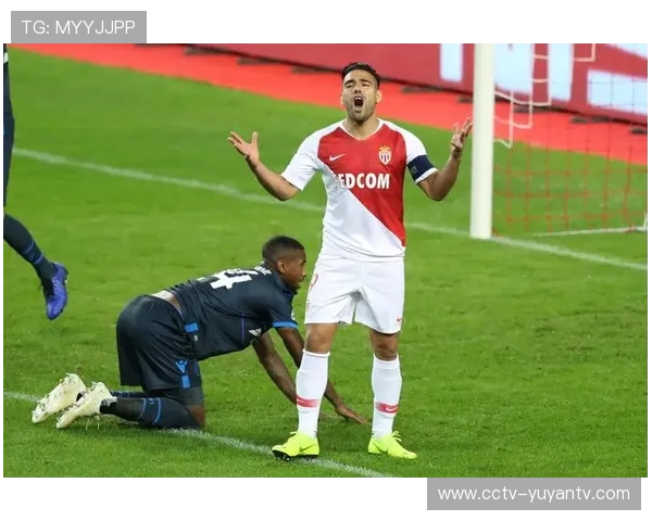 巴黎中场李刚仁受伤，摩纳哥队内伤情严重